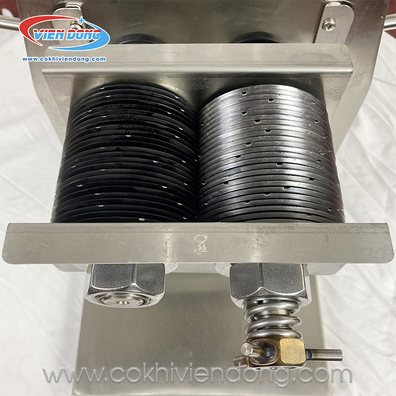 Máy thái thịt sống và chín